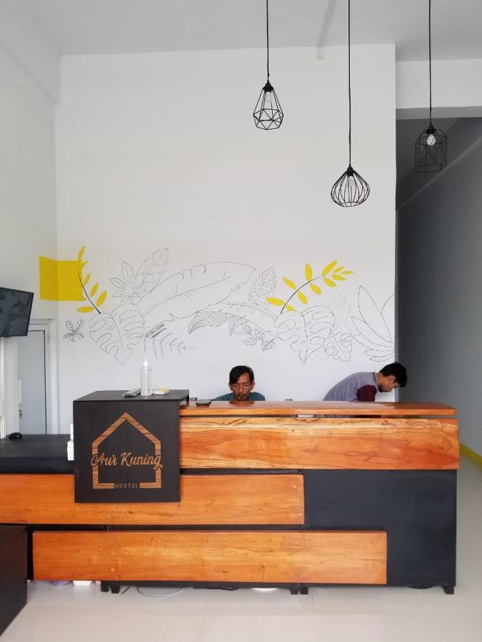 Aur Kuning Hostel Syariah Bukittinggi Exterior photo
