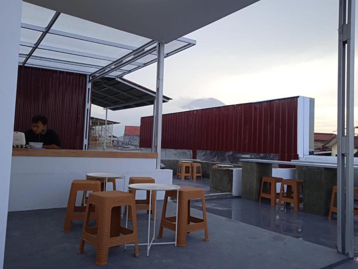 Aur Kuning Hostel Syariah Bukittinggi Exterior photo
